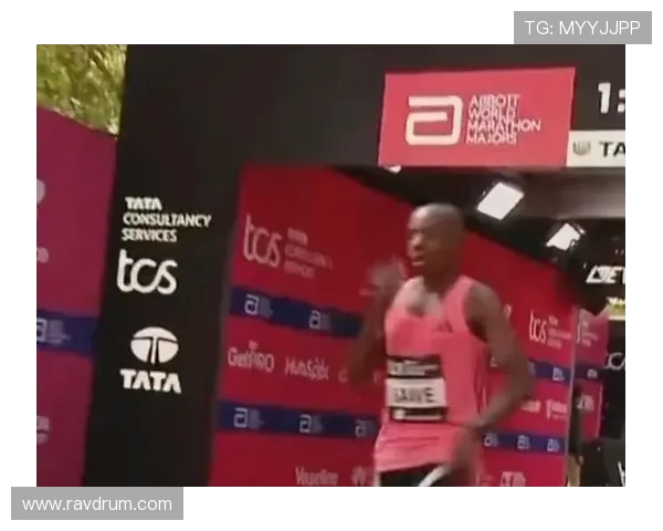 萨维破人类全马破二纪录奖金近250万